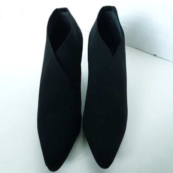 Stuart Weitzman Women's size 6M Y2K Style Ankle Boot - Picture 11 of 11